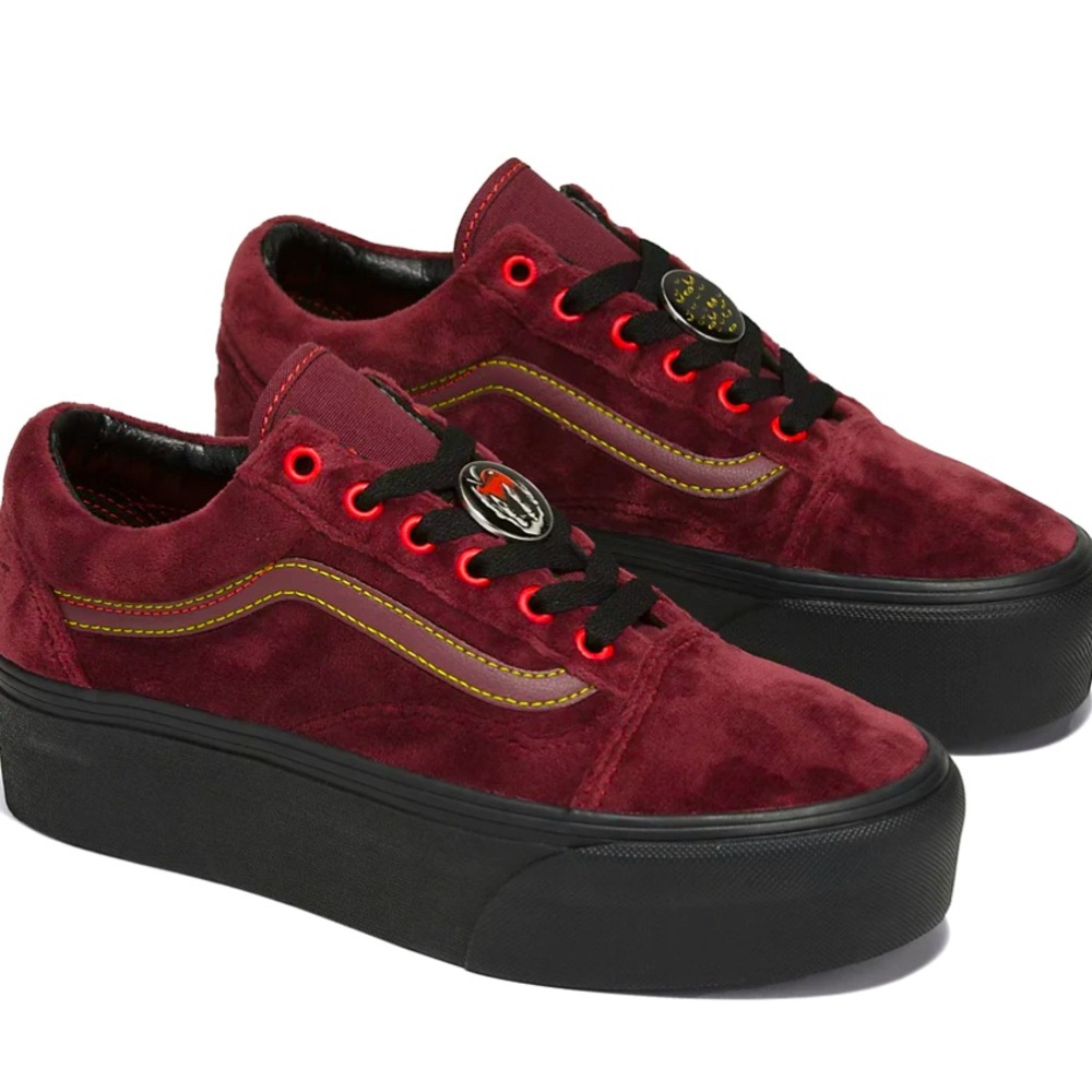 VANS x DISNEY | NWT Old Skool Stackform Disney 100 Poison Apple Mahogany